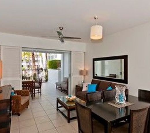5213 Beach Club Direct Pool Access