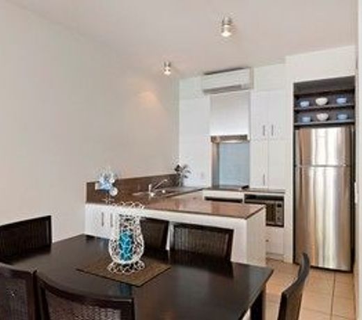 5213 Beach Club Direct Pool Access