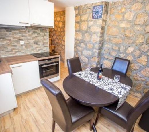 Apartment Any