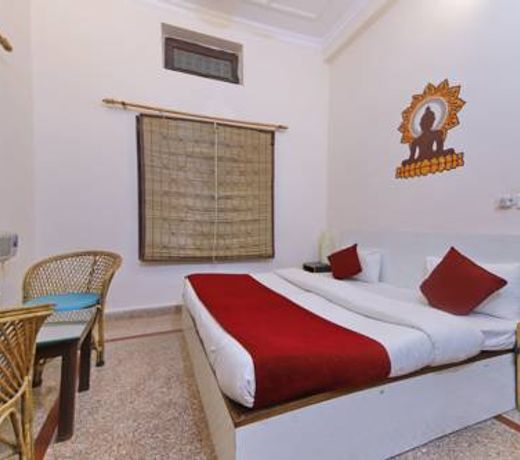 OYO 8988 Radha Krishna Guest House