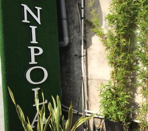 Nipola Hotel