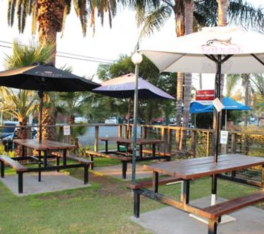 Tocumwal Hotel Motel ("The Palms")