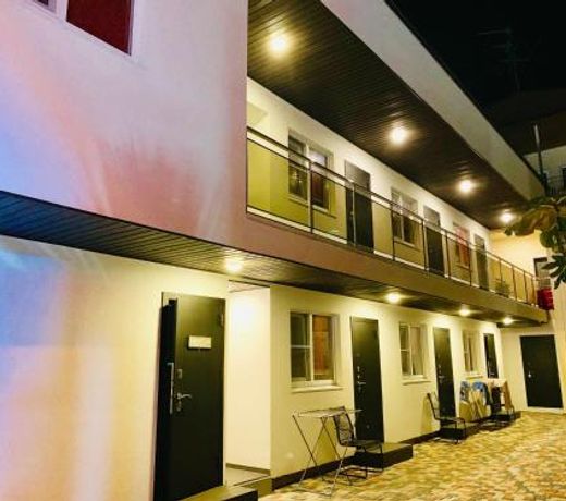 Leonardo Guest House