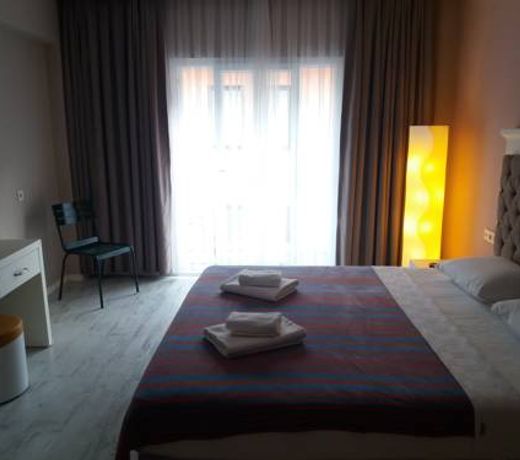 Sakura Suit Hostel