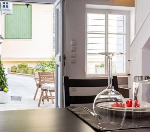 EVAGELIA'S APPARTMENT