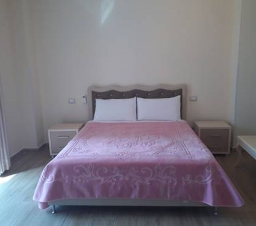 Hotel 3 Vellezerit