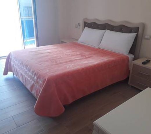 Hotel 3 Vellezerit