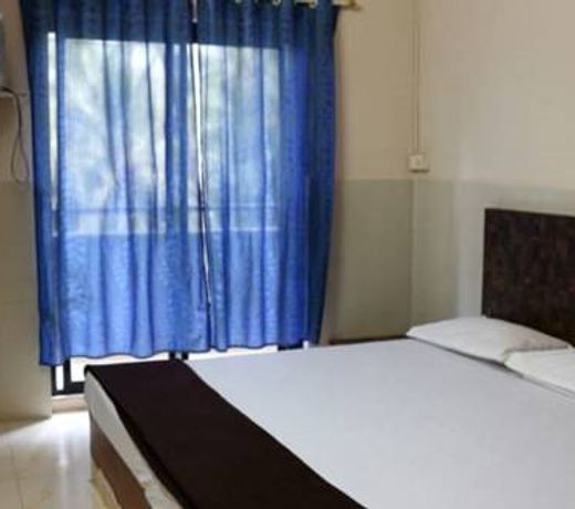 Hotel Travellers Inn
