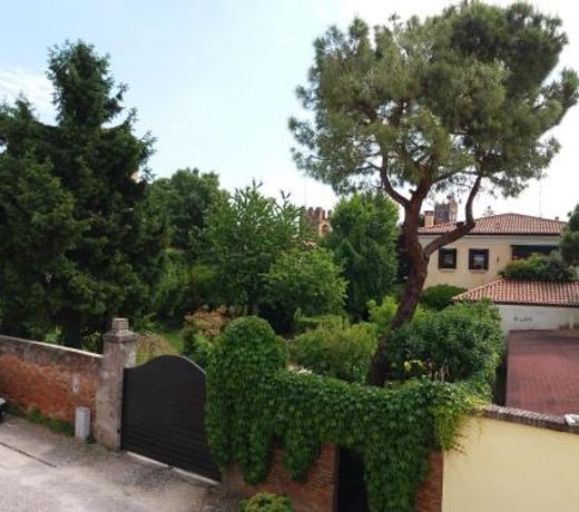 CÃ  DeBoron