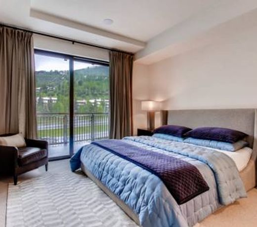 Lion Vail by East West