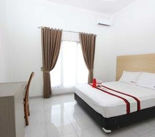 RedDoorz Plus near RS UGM