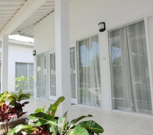 Lombok Holiday Hotel