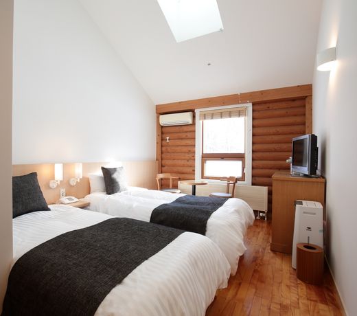 Log Hotel The Maple Lodge
