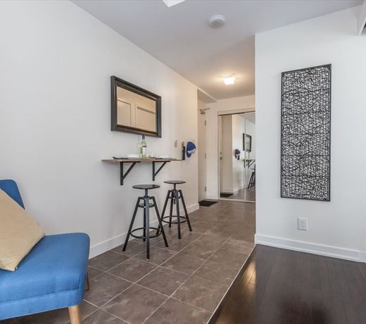 Noel Suites-York St and Lakeshore Blvd