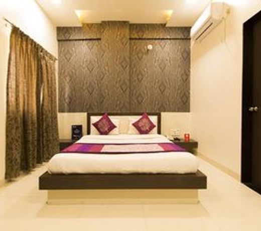 OYO 8717 Everest Inn Hotel