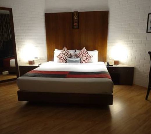 SFO Hotel and Suites