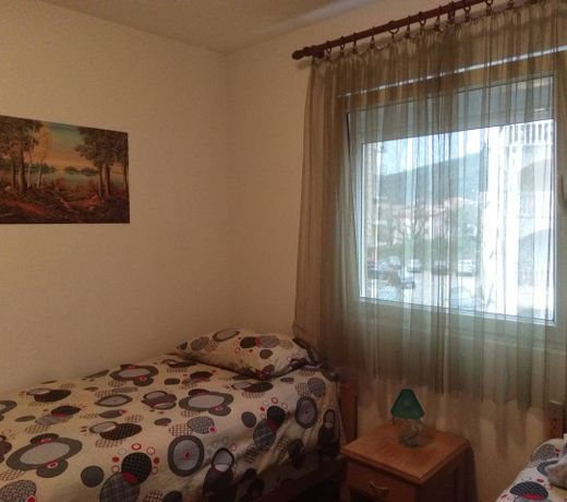 Apartment D's