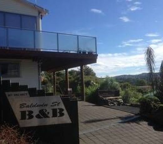 Baldwin Street Retreat
