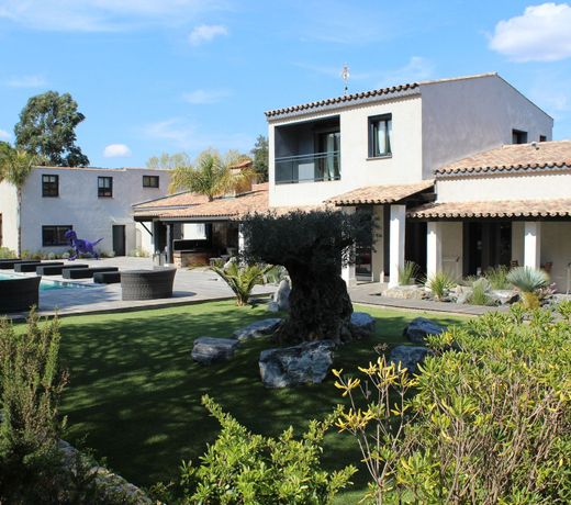 SHANGTASIA Luxury Art Room