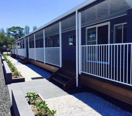 Laguna Lodge waterfront accommodation Sussex Inlet