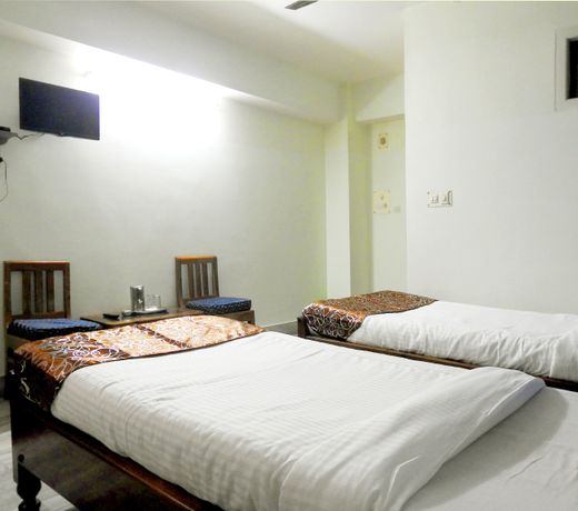 OYO 7893 Hotel Kalpa