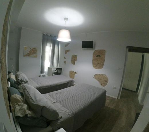 Isi GuestHouse