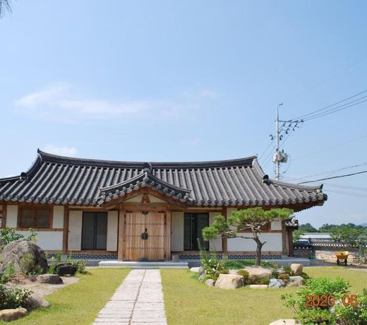 Hanok 1st Street