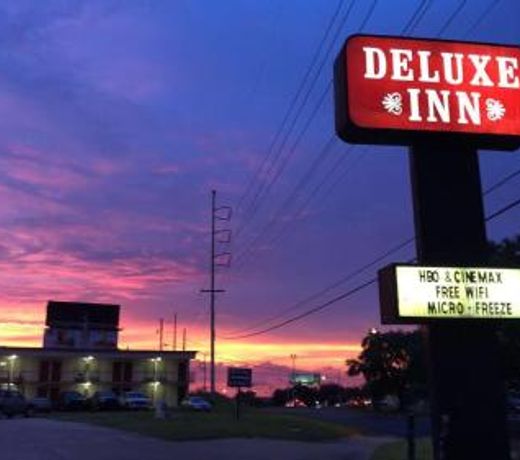 Deluxe Inn