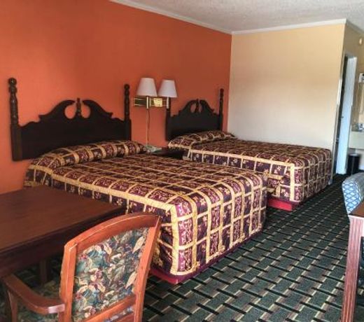 Deluxe Inn