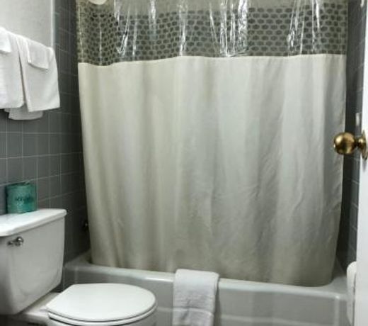 Deluxe Inn