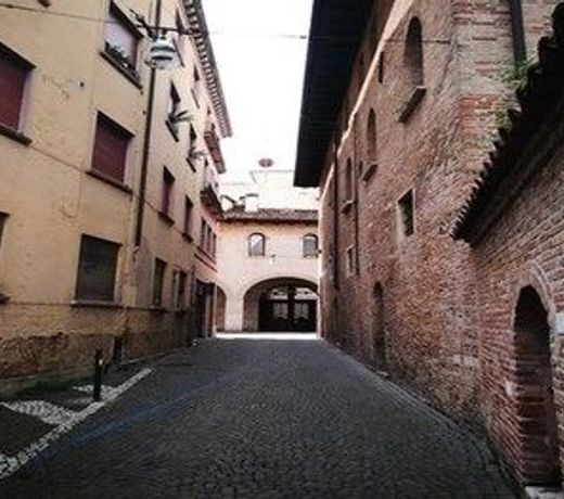 MyPlace Via Castelmenardo