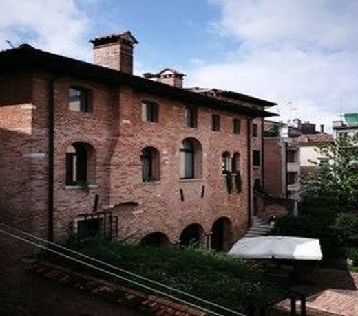 MyPlace Via Castelmenardo