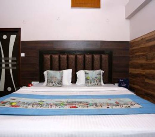 Ekam Lodge