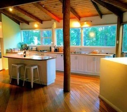 Eaglehawk Rainforest Retreat