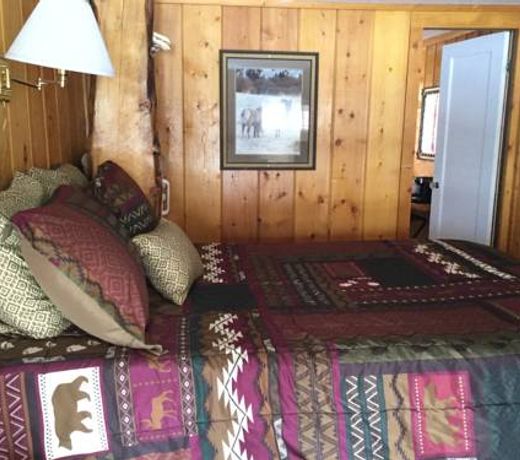 Chinook Winds Motel