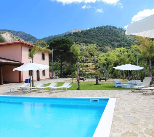 Profetina Village