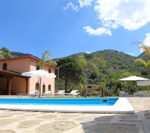 Profetina Village