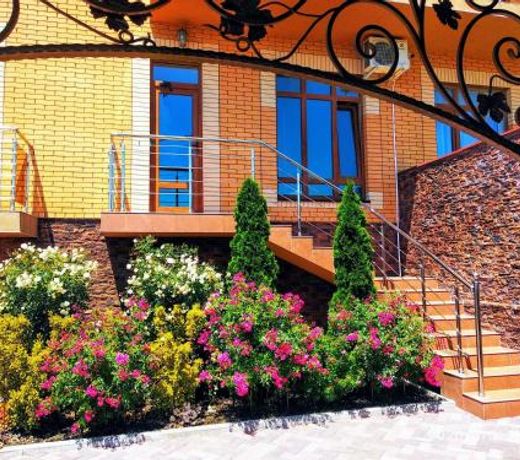 Irbis Guest House