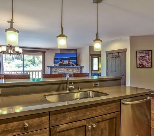 Modern Rustic Central Truckee 3BR Newly Built Home by RedAwning