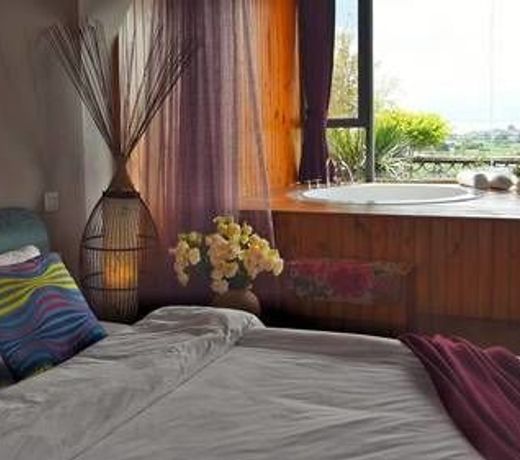Baicaoyuan Theme Inn