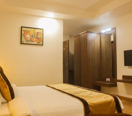 Solitaire Hotel And Resorts