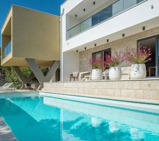 Villa Olive Grove