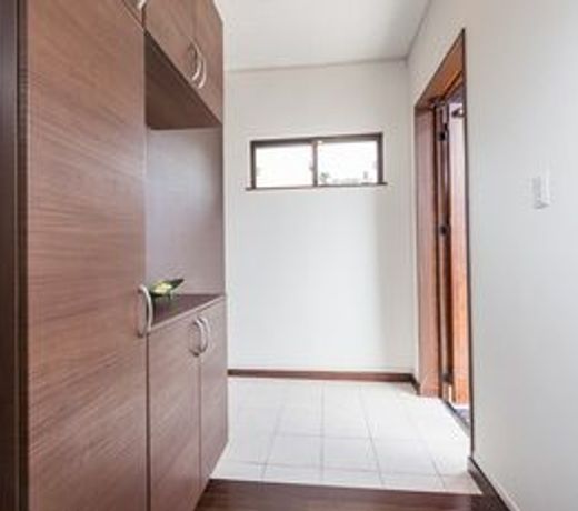 Hide House