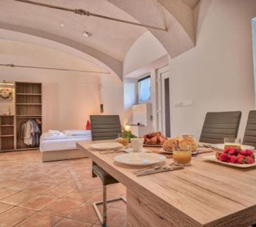 Apartment Pod velbi