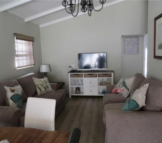 Pearly Beach Cottage
