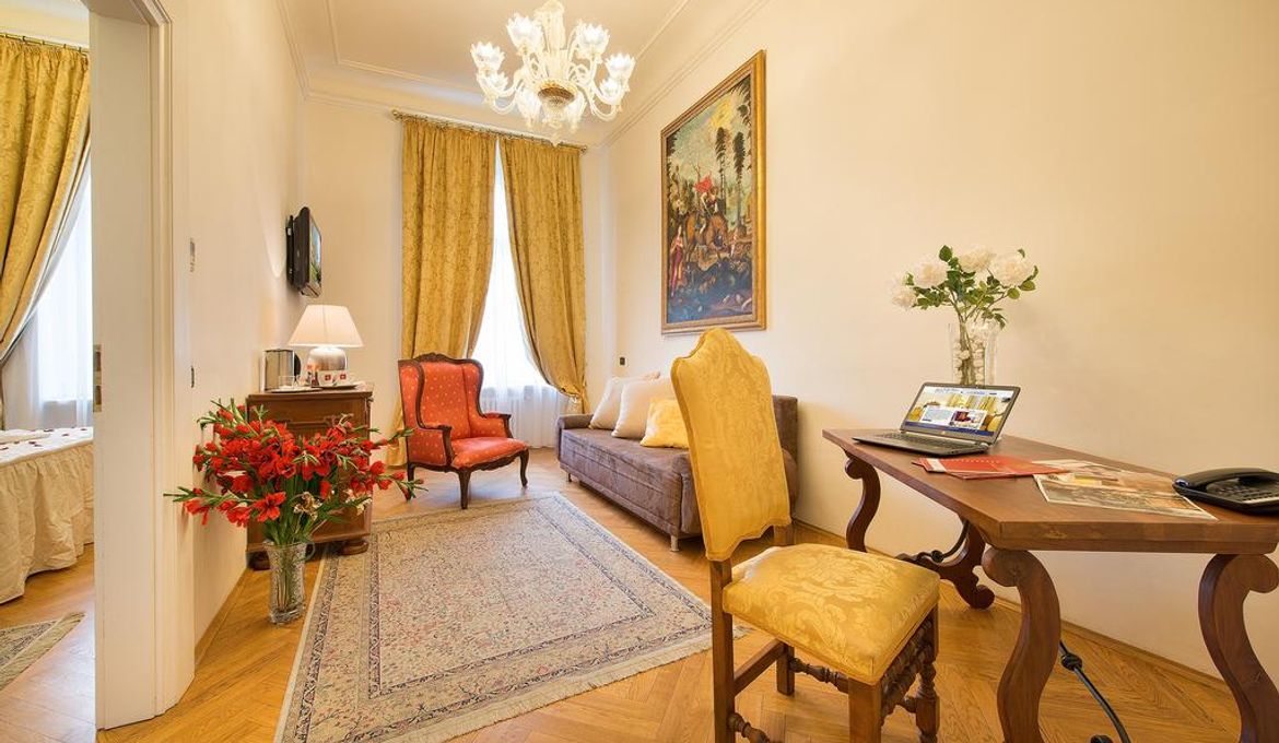 Charles Bridge Palace (Чарльз Бридж Пэлэс)
