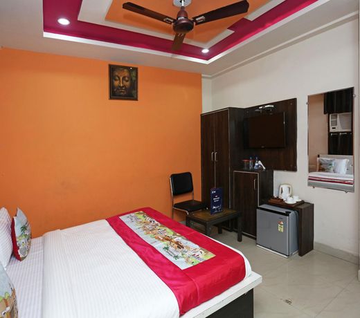 OYO 7773 Hotel Simran Palace