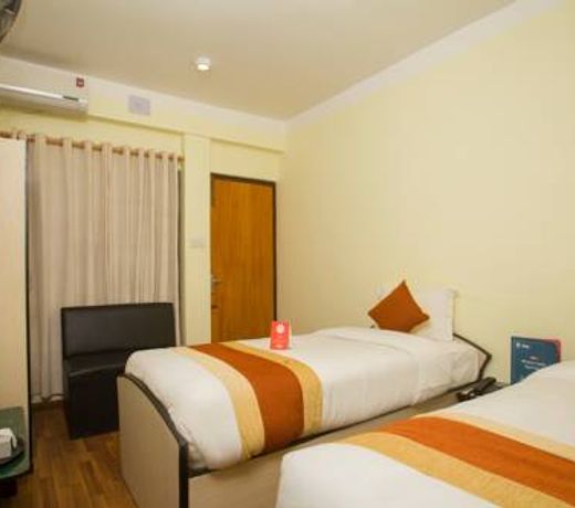 OYO 156 Hotel Sweet Town