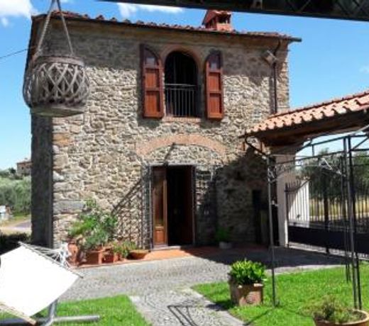 Casina in pietra