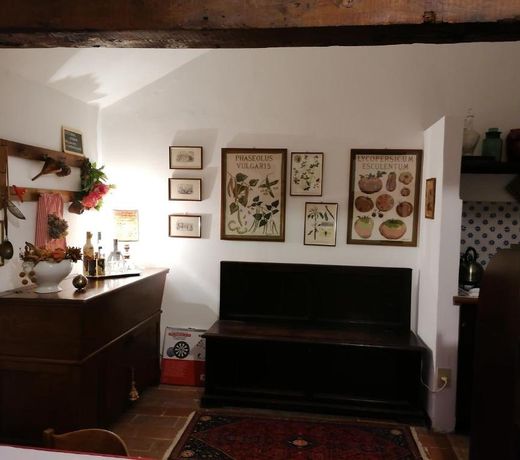 Casina in pietra